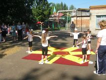 Физкультурная минутка на свежем воздухе.